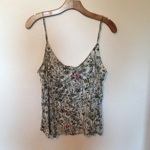 Delicate Floral Tank Top 🌸